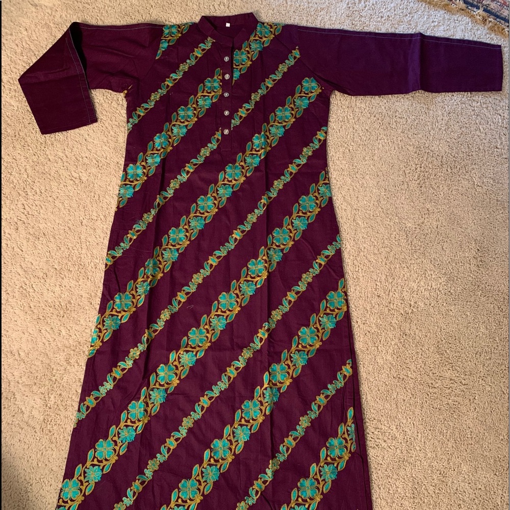 NWOT Pakistani Indian shirt. shirt / kurta / kameez.
